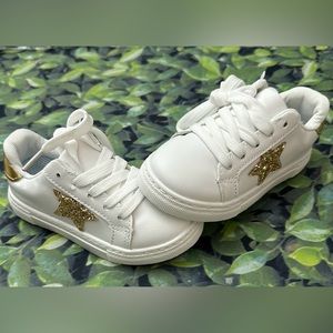 Toddler/Little  Girl NEW Glitter Star Tennis Shoes, memory foam footbed